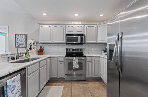 Steinhatchee Condo | Fish, Scallop & Relax 👉 Waterfront Condo with Boat Slip + Elevator + Pool
