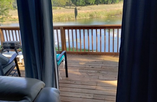 Polk City House | Fisherman's Paradise Quiet Country style Lake Home only 20 miles from Disney!