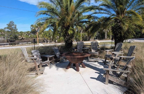 Bayport Cottage | Fla cracker " Bayport Reel Retreat"