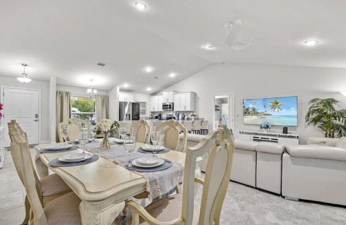South Venice Villa | Florida Serene Luxury Retreat Pool Spa Oasis