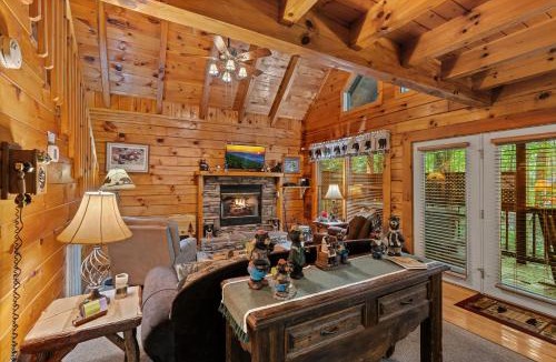 Sevierville House | Forest Fling Cabin