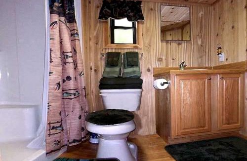 Inverness House | Four Person Cabin with Lofted Interior in Inverness, Florida