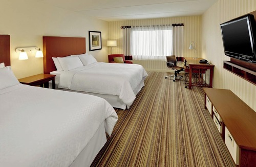 Cambridge Hotel | Four Points by Sheraton Cambridge Kitchener, Ontario