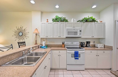 Naples Apartment | Free Golf Until Oct! Naples Condo w/Resort Pool