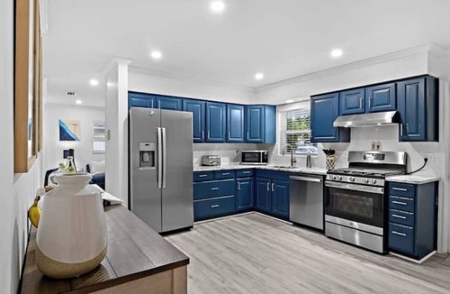 Bayshore Gardens House | Free Heated Pool Oasis: Coastal Bungalow Near Town & Beach