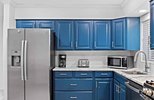 Bayshore Gardens House | Free Heated Pool Oasis: Coastal Bungalow Near Town & Beach