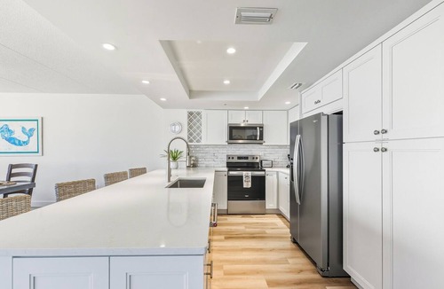 Bethune Beach Condo | 🌊Freshly Updated Oceanfront Corner Retreat, Ocean 401, River Views, Pool, Hot Tub🏖️