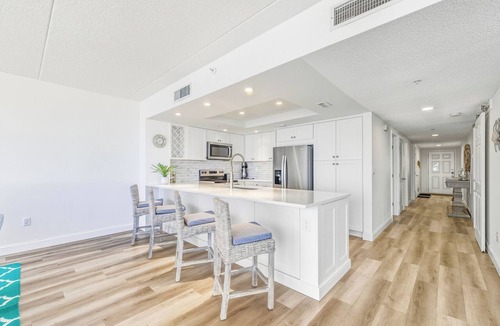 Bethune Beach Condo | 🌊Freshly Updated Oceanfront Corner Retreat, Ocean 401, River Views, Pool, Hot Tub🏖️