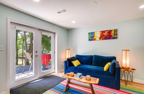 Front Royal Apartment | Front Royal Studio w/Mtn Views & Brick Oven