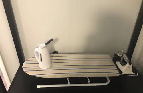 Oakford Park Apartment | Full kitchen - mins to airport, downtown, concerts.