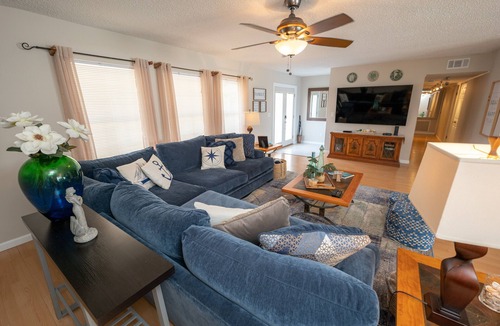 Harbor Bluffs House | Fully-equipped House 2 Min. Away from Gulf Beaches Heated Pool! Pet-Friendly!