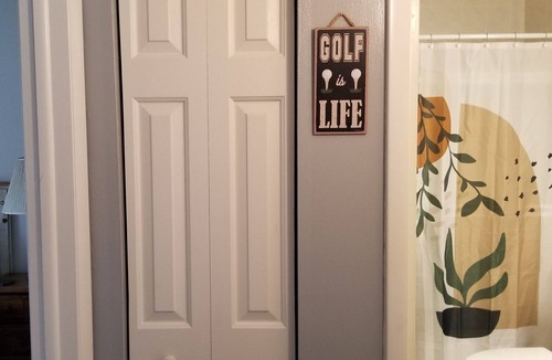 New Port Richey Villa | Fully Furnished End Unit at Seven Springs Country Club