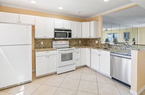 Pinellas Point Condo | Fully-furnished Waterfront Condo ~ Exceptional Views!
