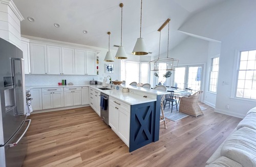 Stone Harbor House | Fully renovated 5 Bedroom home 4 blocks to town