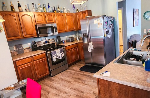 Palm Coast House | Fun In The Sun ! Minutes to Beach-Year Round Jacuzzi! Pool- Pet-Friendly!