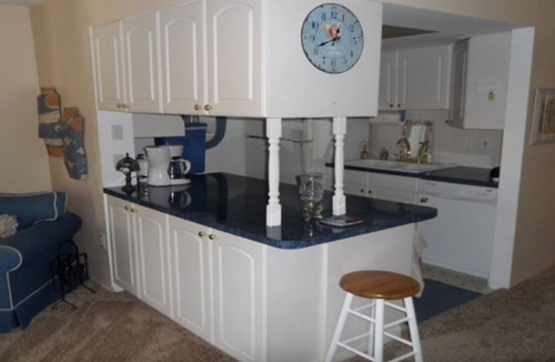 Largo Condo | Furnished One Bedroom Condo. Water View, Heated Pool, marble bathroom.