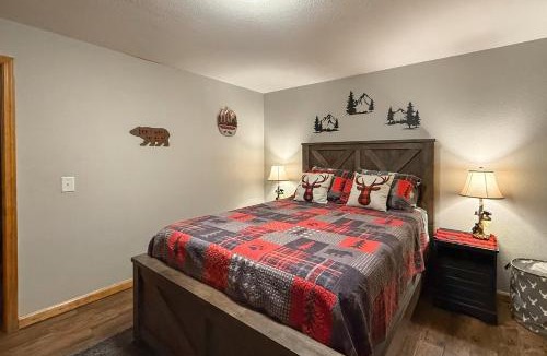 Murphy House | Game Room & Fire Pit: Picturesque Cabin in Murphy