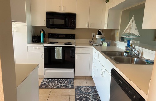 Palmer Ranch Condo | Gated Golf community condo in Sarasota, FL. Transferable golf membership!