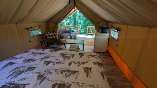 Coalmont Other | Glamping Tent with Deck Near The Caverns and Waterfalls