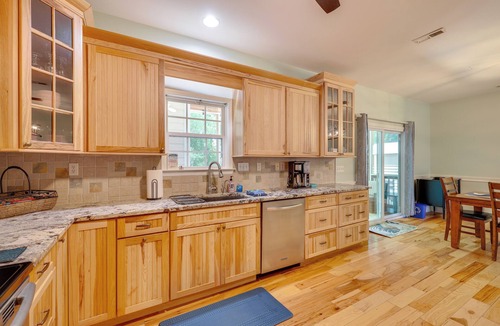 Tranquil Harbour House | Golf Cart, Bikes, Easy Beach Days! Oak Island