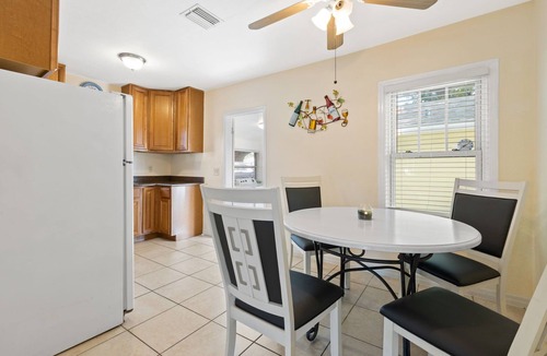 St. Petersburg House | Golfing, Beaches, and Downtown St. Pete., all within 10 minutes away.