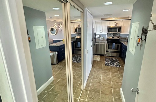 Hudson Condo | Gorgeous 7th floor Condo with Direct Oceanfront views of the Gulf of Mexico!