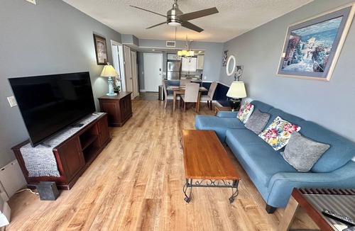 Hudson Condo | Gorgeous 7th floor Condo with Direct Oceanfront views of the Gulf of Mexico!