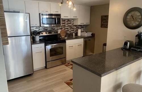 Ortona Park Condo | Gorgeous and Comfortable Ocean Front Condo