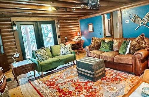 Floral City Cabin | Gorgeous and peaceful 4-bedroom cabin with wooded landscape and gated entry.