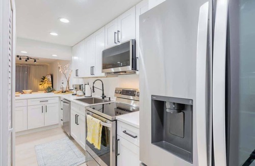 New Smyrna Beach Apartment | Gorgeous Beach Front Condo, Near Flagler Ave - 701