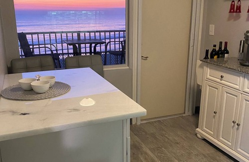Lenox Park Condo | Gorgeous Direct Ocean View Condo right on the beach