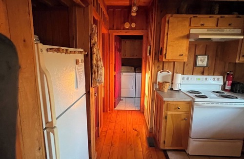 Vesta Cabin | Gorgeous log cabin by wineries, hiking, Dan River, fast WiFi and pets stay free!