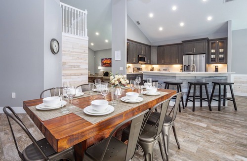 West Kissimmee House | Gorgeous Modern 6BR South Facing Private Pool Hot Tub BBQ Theater 2 Miles Disney