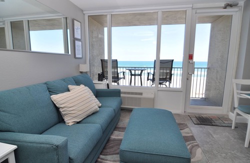 Daytona Beach Shores Condo | Gorgeous Oceanfront Studio Cozy Condo with Private Balcony.
