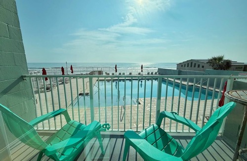 Seabreeze Historic District Apartment | Gorgeous Studio Ocean Front W/Private Balcony in Daytona!