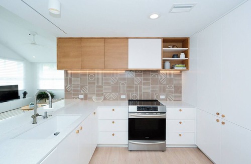 Whitney Beach Condo | GORGEOUS UPSCALE LONGBOAT KEY CONDO OFFERS BAYFRONT VIEWS!