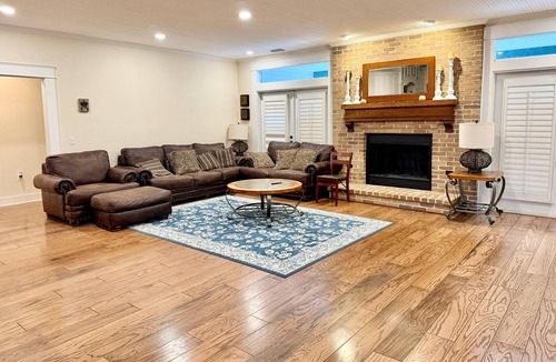 Wesley Chapel House | Grand Farmhouse Stay: 4-BR Retreat on 7.5 Private Acres Near Epperson & Mirada