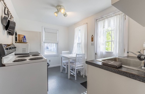 Ithaca Hotel | Grayhaven Motel
