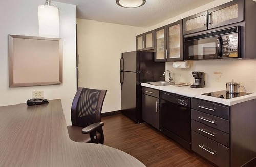 Somerset Apartment | Great Relaxing Overnight Stay! 2 Relaxing units await. Near Billy Bob's Texas
