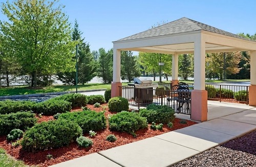 Somerset Apartment | Great Relaxing Overnight Stay! 2 Relaxing units await. Near Billy Bob's Texas
