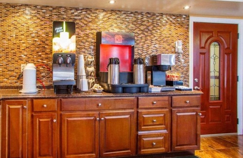 Secaucus House | Great Value near the MetLife Stadium!