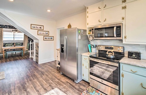 Parker House | Greenville Escape w/Deck + Fire Pit!