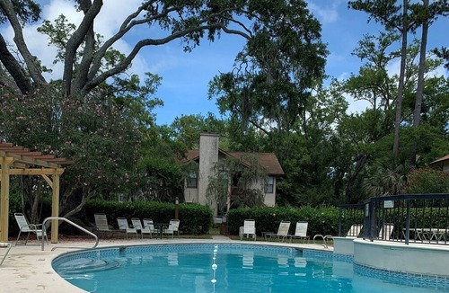 Saint Simons Island Condo | Ground Level End Unit; 3BR w/2 KING beds!/2BA; Gated; Stroll to Village/Pier