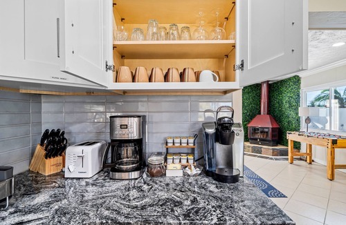 South Bradenton House | [Guest Favourite] Family Fun Oasis | Theatre, Heated Pool, Hot Tub & Arcades