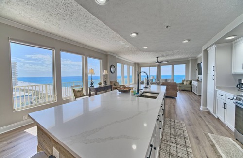 Thomas Drive Condo | Gulf Crest Unit 901: Upgraded 3-Bedroom Haven!