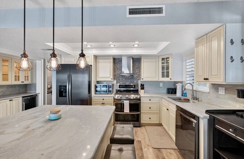 Indian Shores Condo | 🌴 Gulf-Front Paradise Awaits in Indian Shores! 🌊