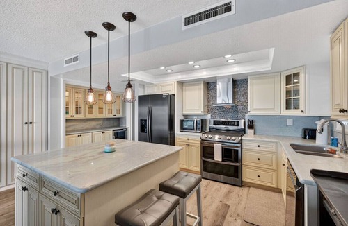 Indian Shores Condo | 🌴 Gulf-Front Paradise Awaits in Indian Shores! 🌊