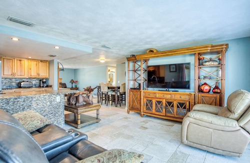 Gulf Harbors House | Gulf Harbors Retreat WATERFRONT 3 Bed/2 Bath