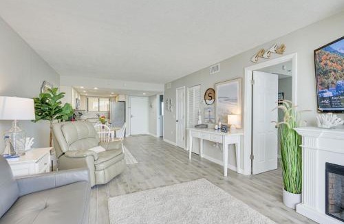 Hudson House | Gulf-View Balcony & Pool Access: Hudson Retreat