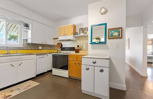 Gulfport House | Gulfport Getaway — Artsy Retreat 10 Min to Beach